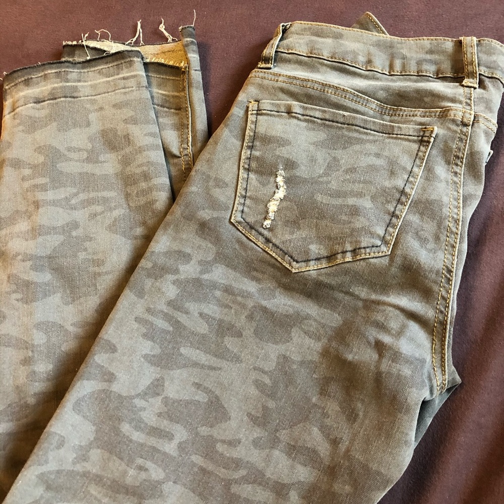 Cropped Camo Jeans Size 27